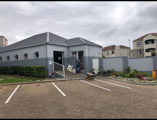 2 BEDROOM APARTMENT FOR SALE IN VREDEKLOOF EAST